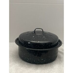 Vintage Black Speckled Enamelware Round Roaster Pan with Self Basting Lid 9.5 in